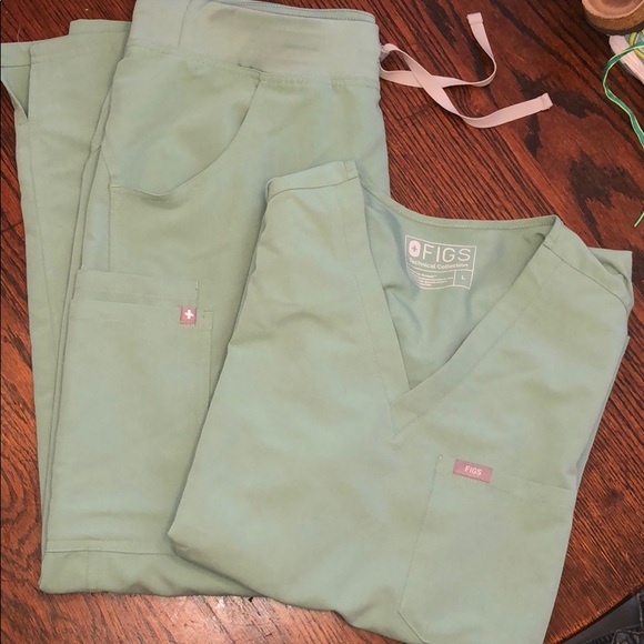ON HOLD FIGS Scrub Set (Size L, Jade Green) - Picture 1 of 7